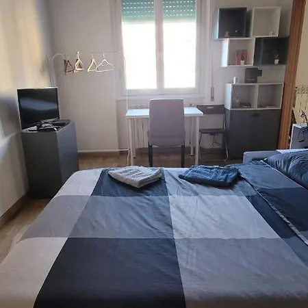 Privata Vicino Il Parco E Ai Servizi Quarto em Acomodações Particulares Florença
